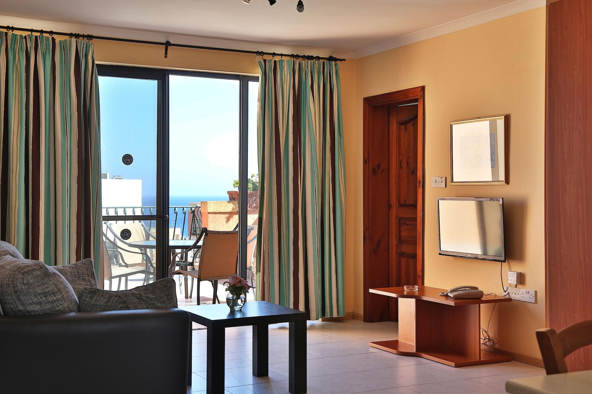 White Dolphin Complex Aparthotel Qawra Bagian luar foto