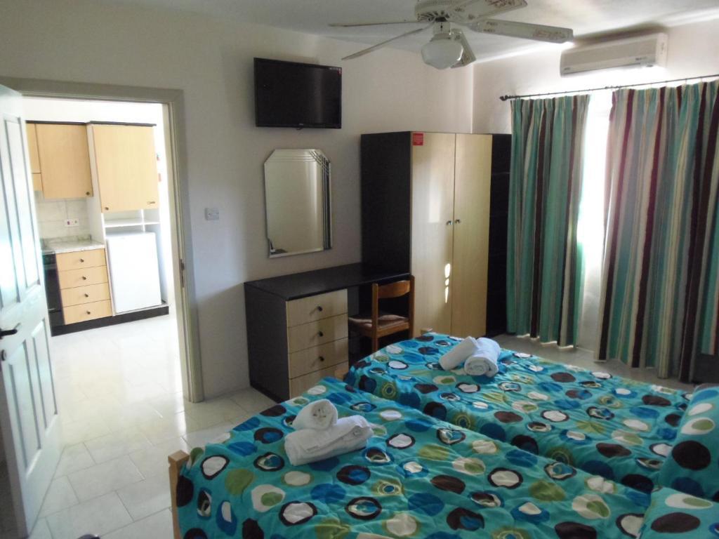 White Dolphin Complex Aparthotel Qawra Bagian luar foto