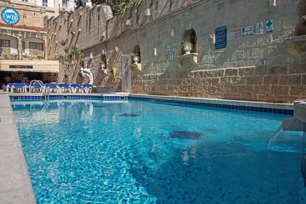 White Dolphin Complex Aparthotel Qawra Bagian luar foto
