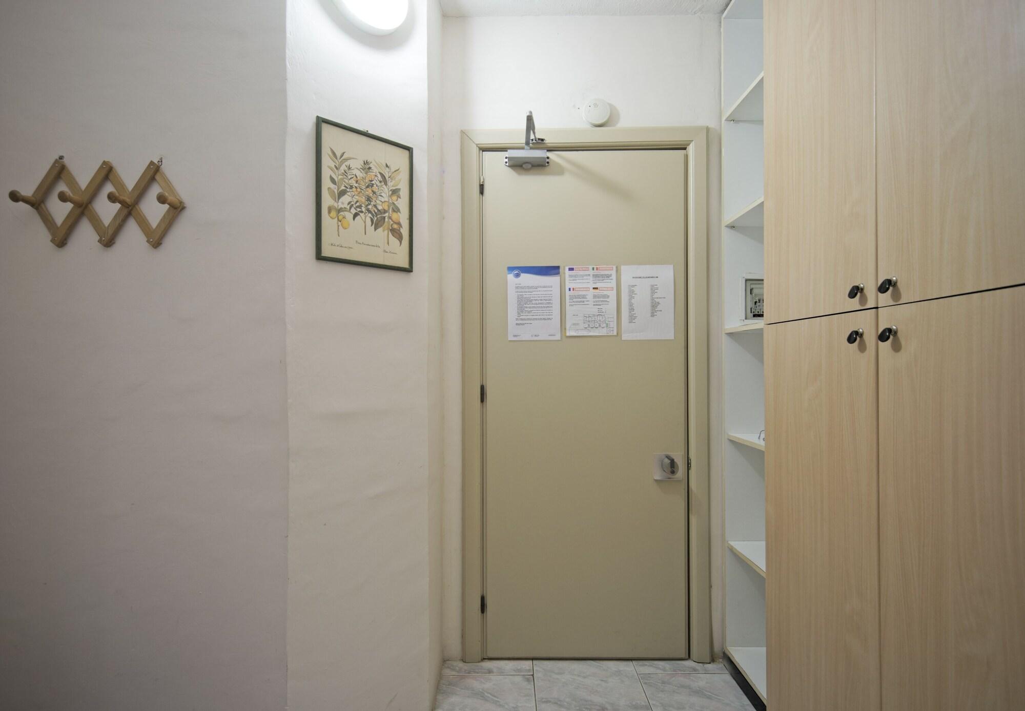 White Dolphin Complex Aparthotel Qawra Bagian luar foto