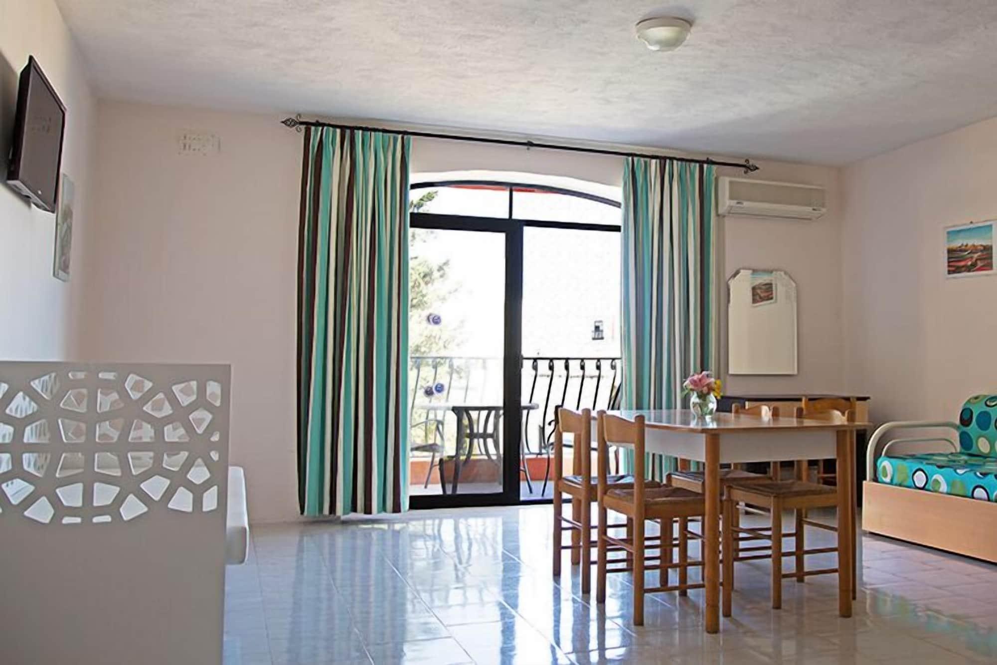 White Dolphin Complex Aparthotel Qawra Bagian luar foto