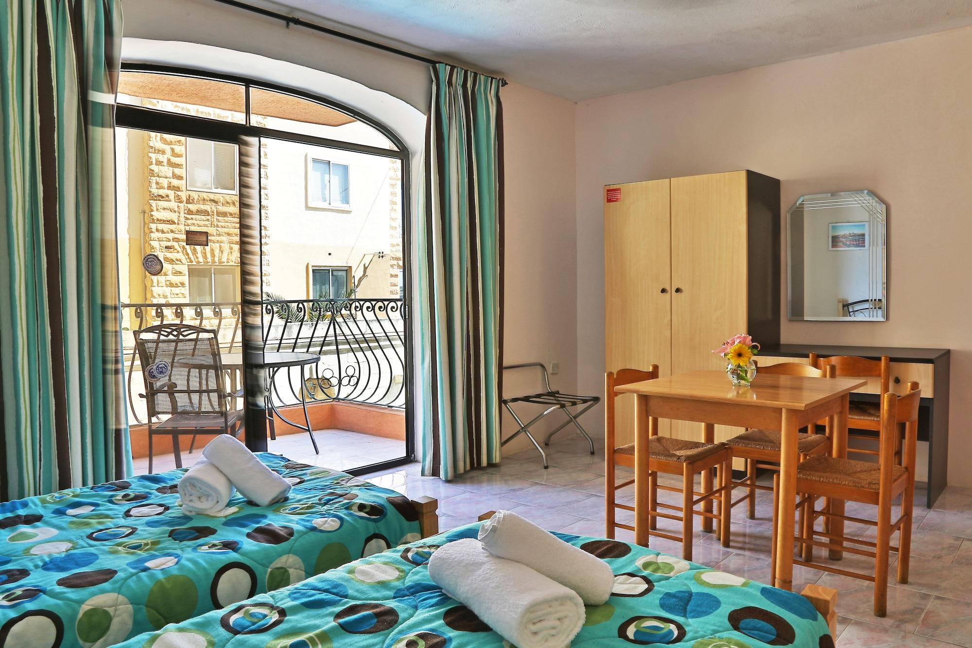 White Dolphin Complex Aparthotel Qawra Bagian luar foto