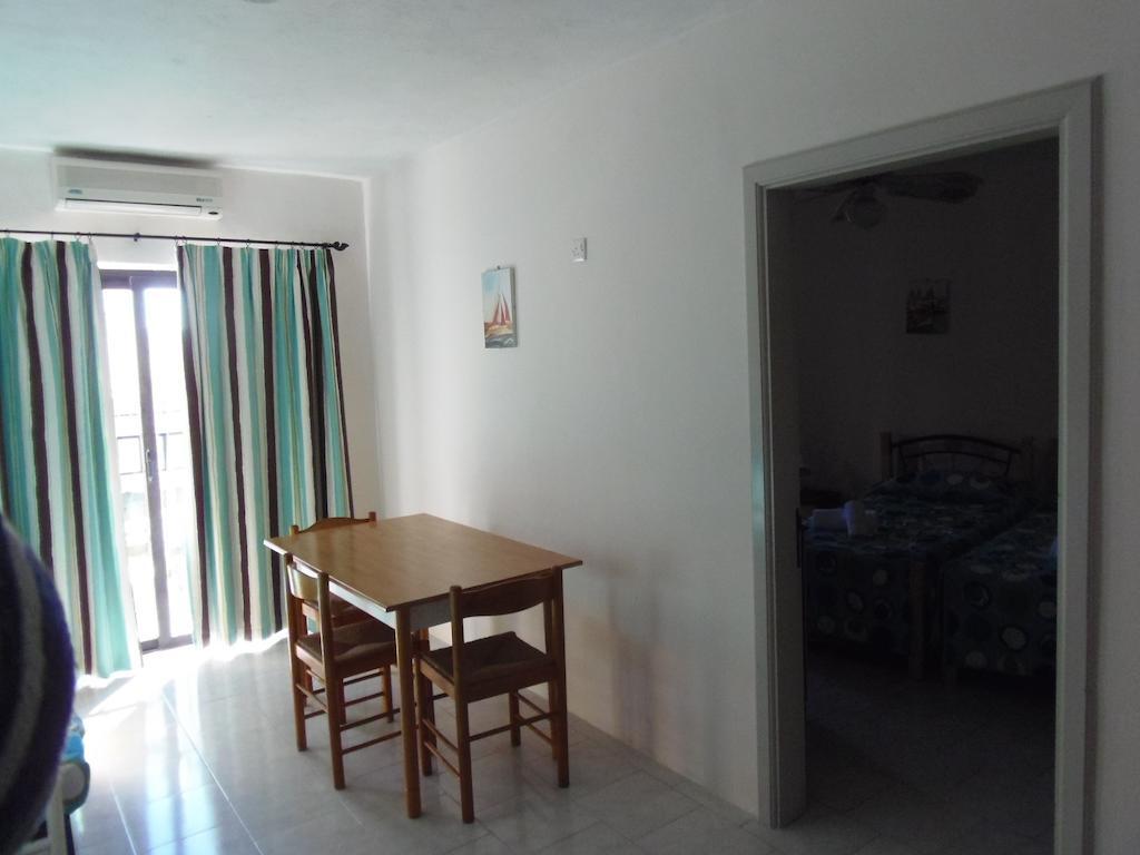 White Dolphin Complex Aparthotel Qawra Bagian luar foto