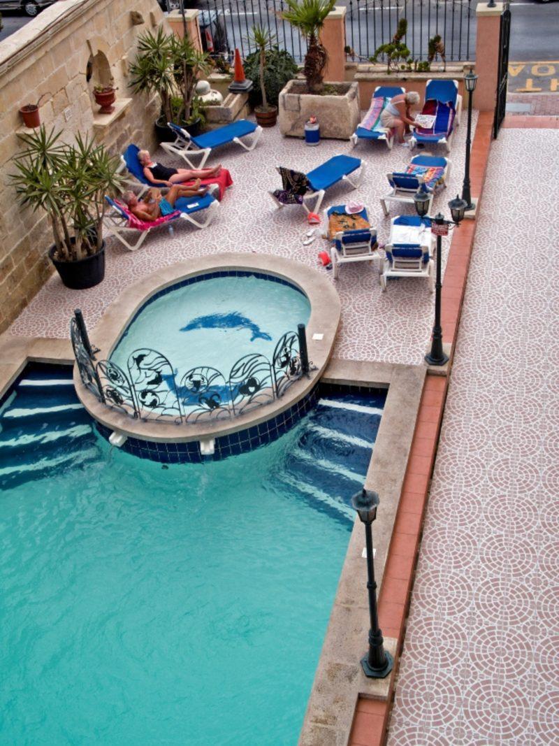 White Dolphin Complex Aparthotel Qawra Bagian luar foto