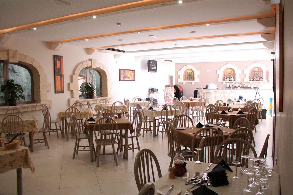 White Dolphin Complex Aparthotel Qawra Bagian luar foto