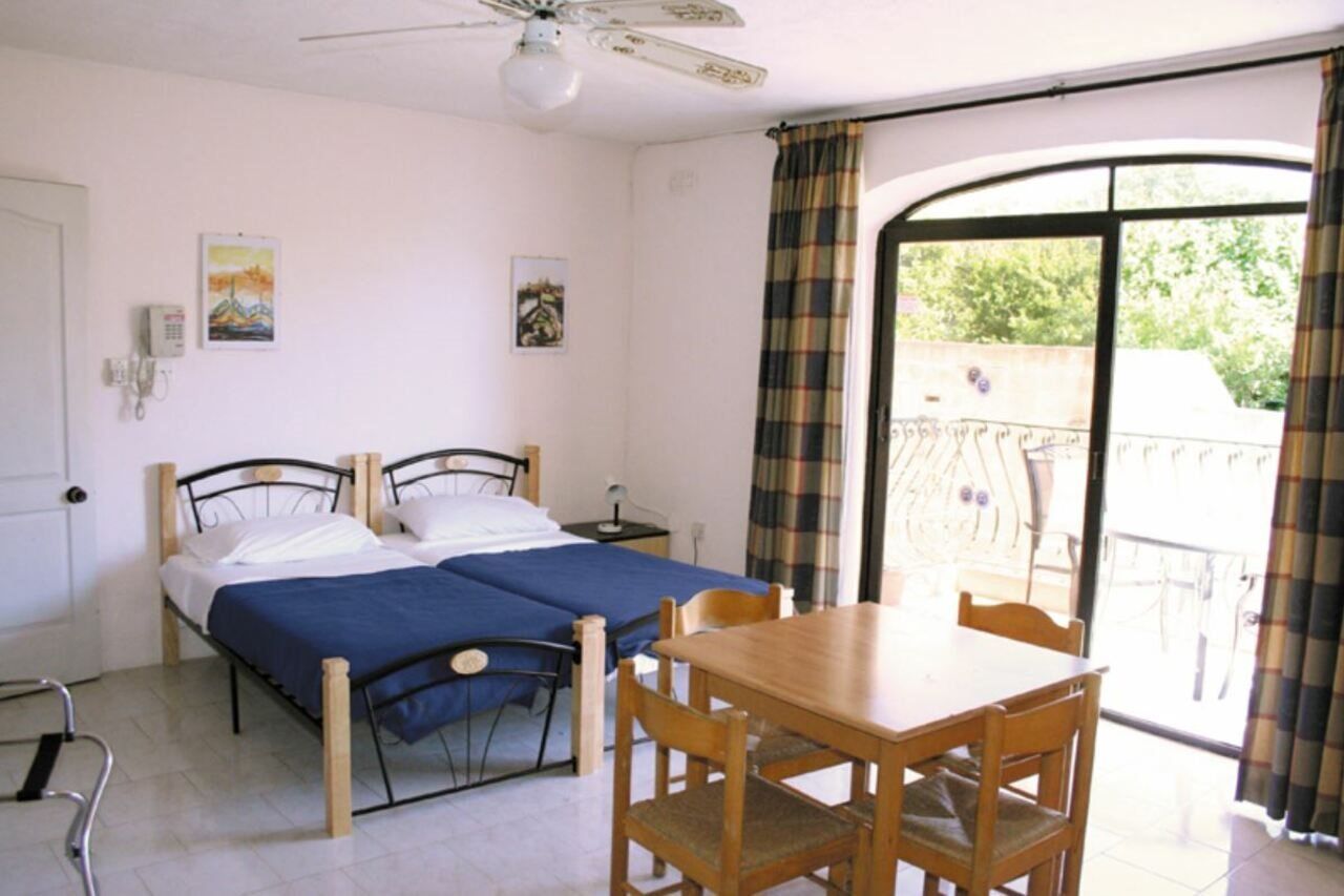 White Dolphin Complex Aparthotel Qawra Bagian luar foto